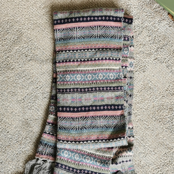 Scarf - Picture 2 of 4